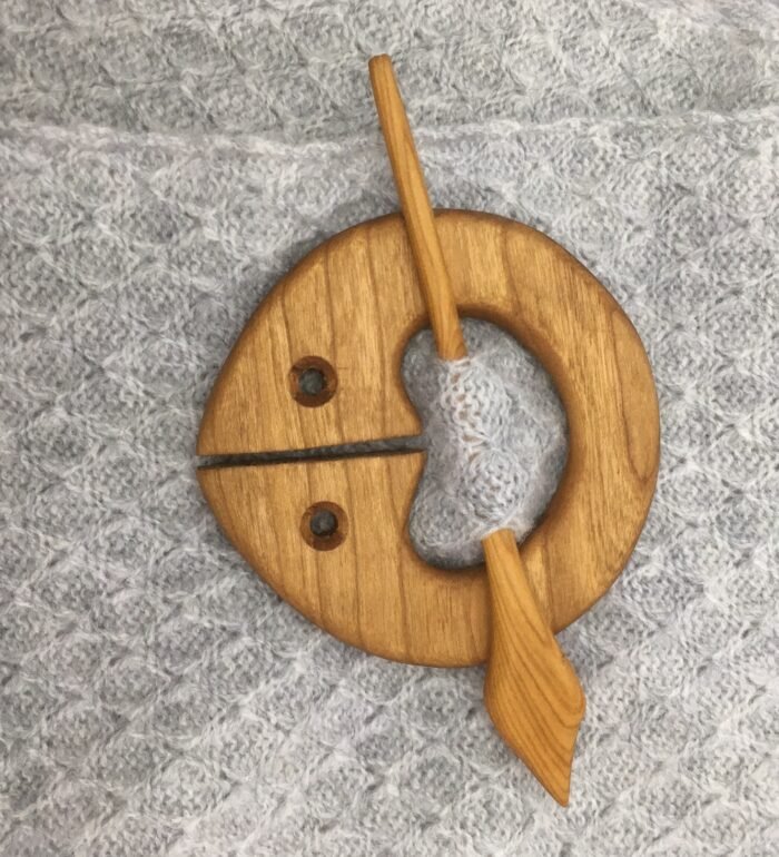 Shawl pin and brooch