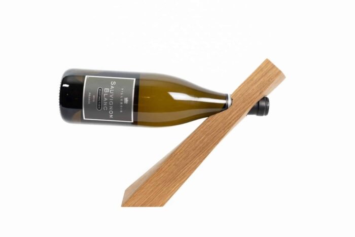Twisted wine bottleholder